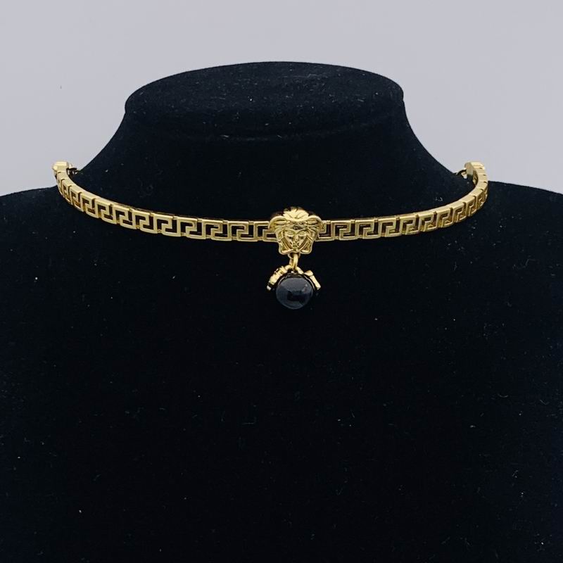 Versace necklace 06lyx31